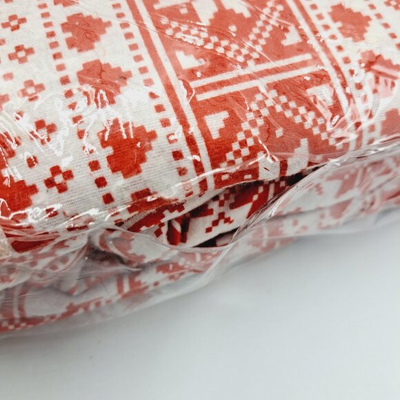 Winter Holiday Red & White Flannel Full Sheet Set - Picture 7 of 7